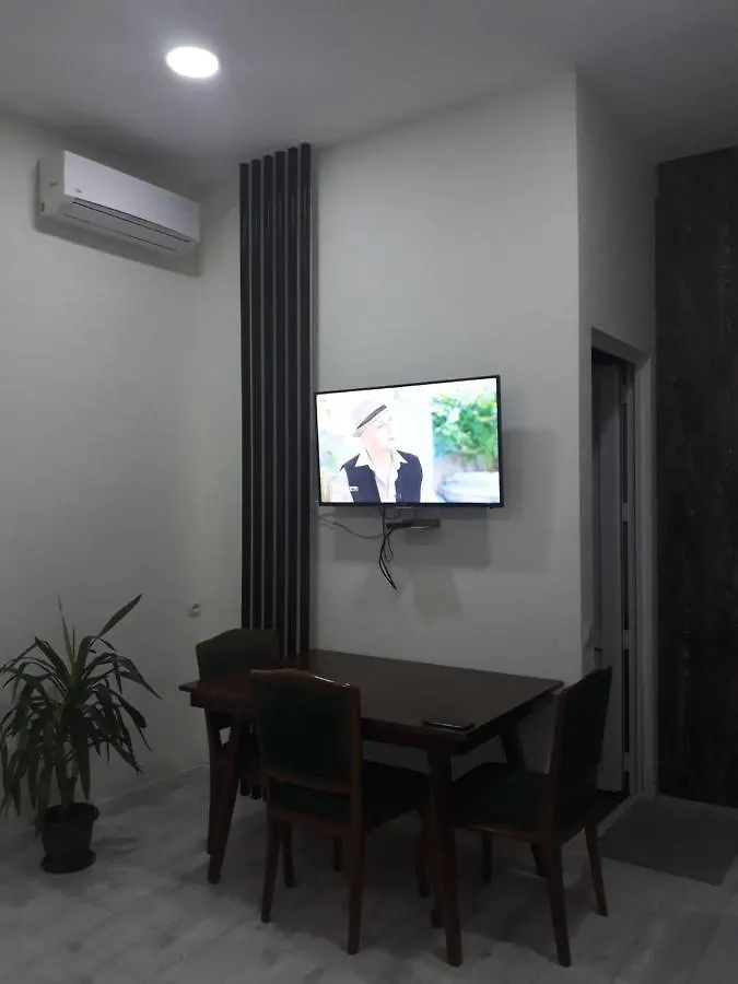 Nino'S Apartment In The Center Of Тбилиси